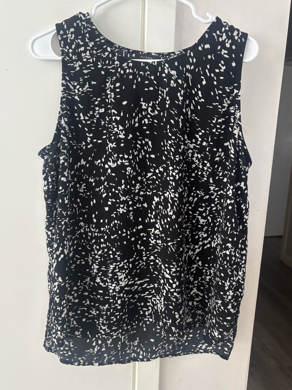 Halogen Black and White Abstract Print Sleeveless Camisole